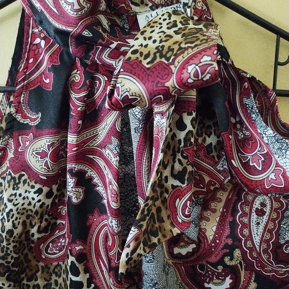 Allison Taylor blouse size L black, maroon,beige leopard print satin fabric. - Picture 3 of 6